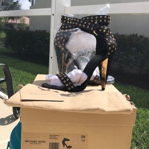 Michael Kors Collection Sexy Niki Runaway